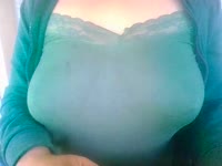 Je suis une bonne chienne à la recherche de bites d