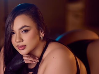 hot cam girl fingering pussy CarolineBleir