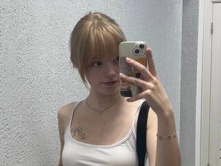cam girl masturbating with vibrator DonetteOkada