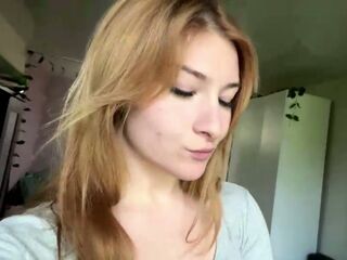 masturbating camgirl FereykaSimons