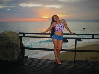 cam girl masturbating with dildo LauraCanek