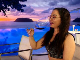 topless webcamgirl LilaLalita