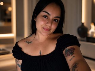 topless camgirl LizyFlores
