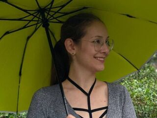 camslut fingering shaved pussy MayDavidge