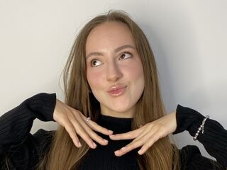 nude webcam girl MertieStaheli