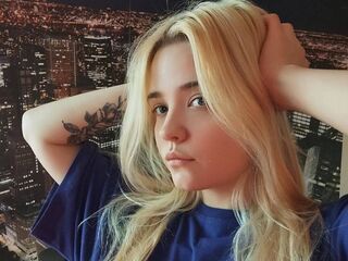 webcam chatroom MonnieMoniz