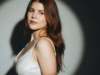 camgirl playing with sextoy OliviaaRothwel