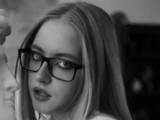 sexy live webcam girl SheliaEdwards