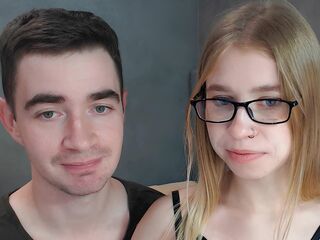 camcouple masturbating with vibrator AlisaxAlex