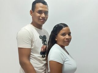 couple showing tits AndreaAndDaniel