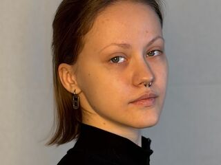 teaser chat AlainaCaveness