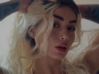 adult live cam AlinaVarenne