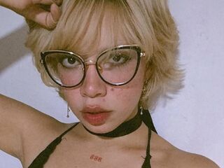 camgirl playing with sex toy AmelieMari
