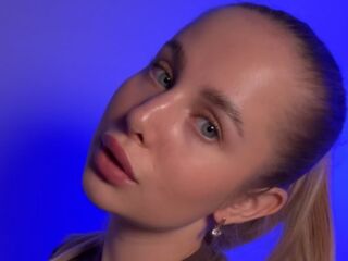 naked girl with webcam AnnelleToulson