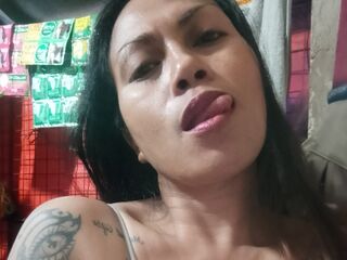 camslut spreading pussy AzumiAssley