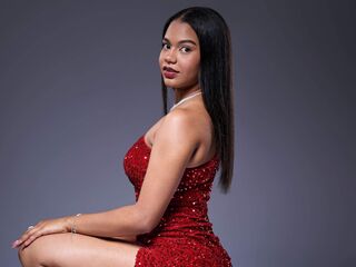 naked camgirl BellaMazonni