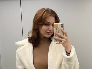 naked webcam girl BrynnMeury