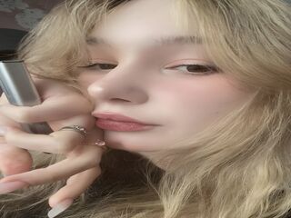 camgirl masturbating with vibrator CicelyAdessa
