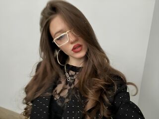 nude webcamgirl ClementinePembe