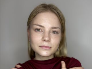 naked camgirl DelenaLabonne