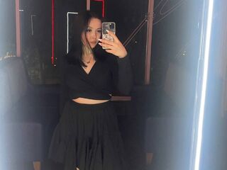 camgirl webcam DellyMay