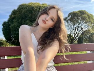 beautiful webcam girl EssyMilton