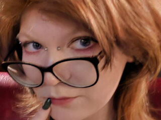 camgirl fingering wet pussy InezHiefnar