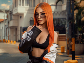 naked camgirl masturbating with dildo JadeGrace