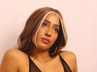 strip tease show JadeKeim