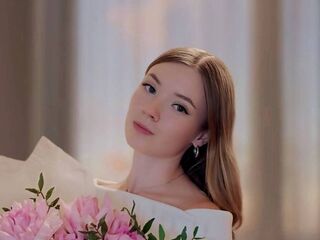 beautiful webcam girl JaniseServoss