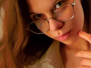 camgirl fingering bald pussy JulinaGoroven