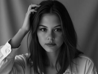 naked cam girl masturbating with sextoy KarynPrich