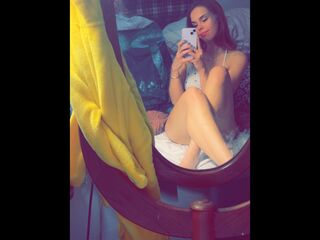 cam girl playing with vibrator Katiely