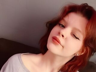 closeup webcam KiraCurt