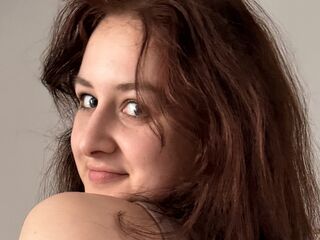 camgirl showing tits KrissLean