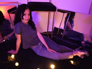 chat room live sex cam KyaraLux