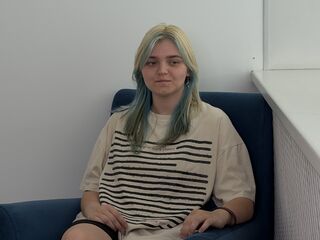 chat room free LauriMagnie