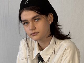 jasmin camgirl chatroom LeannMolineaux