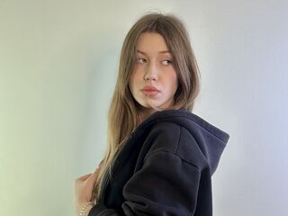 naughty cam girl masturbating LeonilaKesling