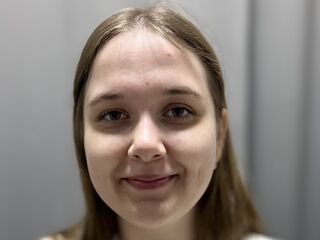 topless webcamgirl LindaLeen