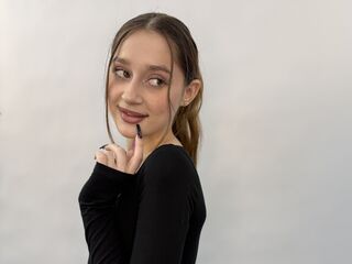 nude camgirl pic LindsayErhart