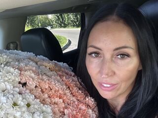 kinky video chat performer LipaWild