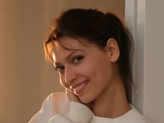 camslut naked LivelyLaurie