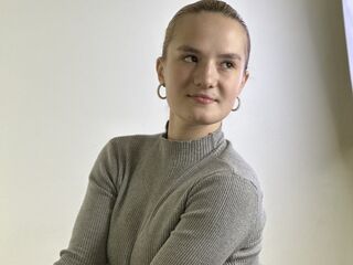 cam hooker LorrianePytko