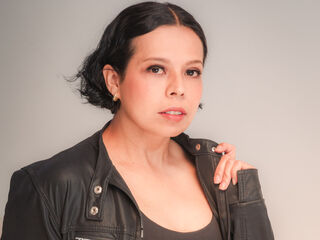 camgirl sexchat LunaaMorelli