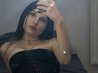 beautiful webcam girl MariCrueze
