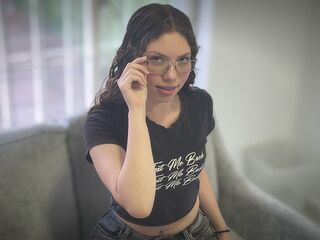 naked cam chatroom MelissaSkye