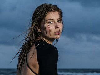 nude webcam MilaOlivers