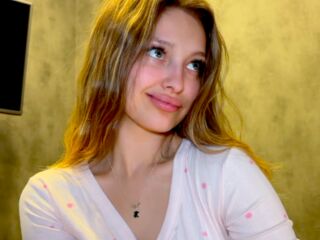 nude cam girl pic MileyWilson