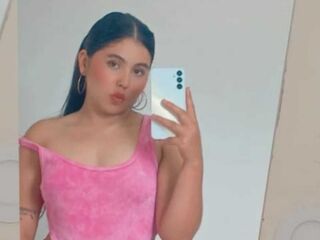 cam babe NikkyBotero